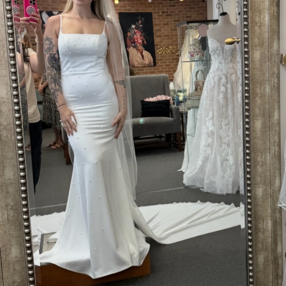 Elegant White Wedding Dress